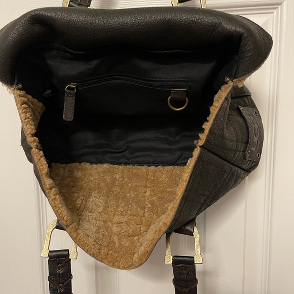 UGG Bag - Picture 12 of 14